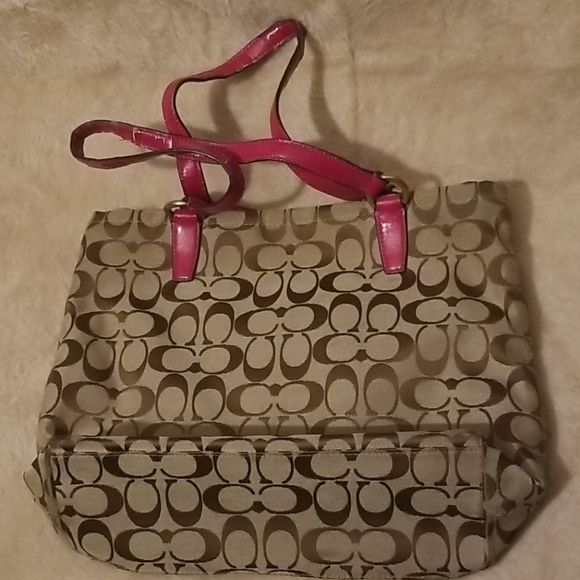 Signature design and Pink Coach - Picture 2 of 4